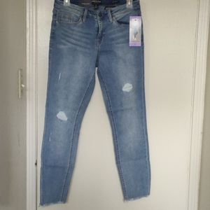 nwt ripped jeans